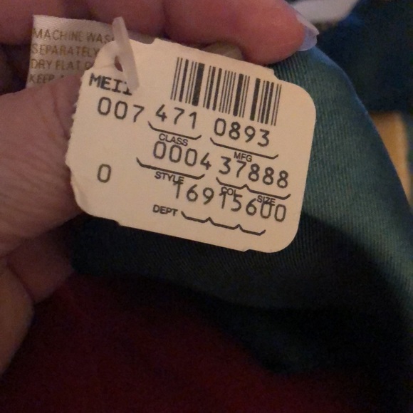 Nwt - Picture 3 of 4